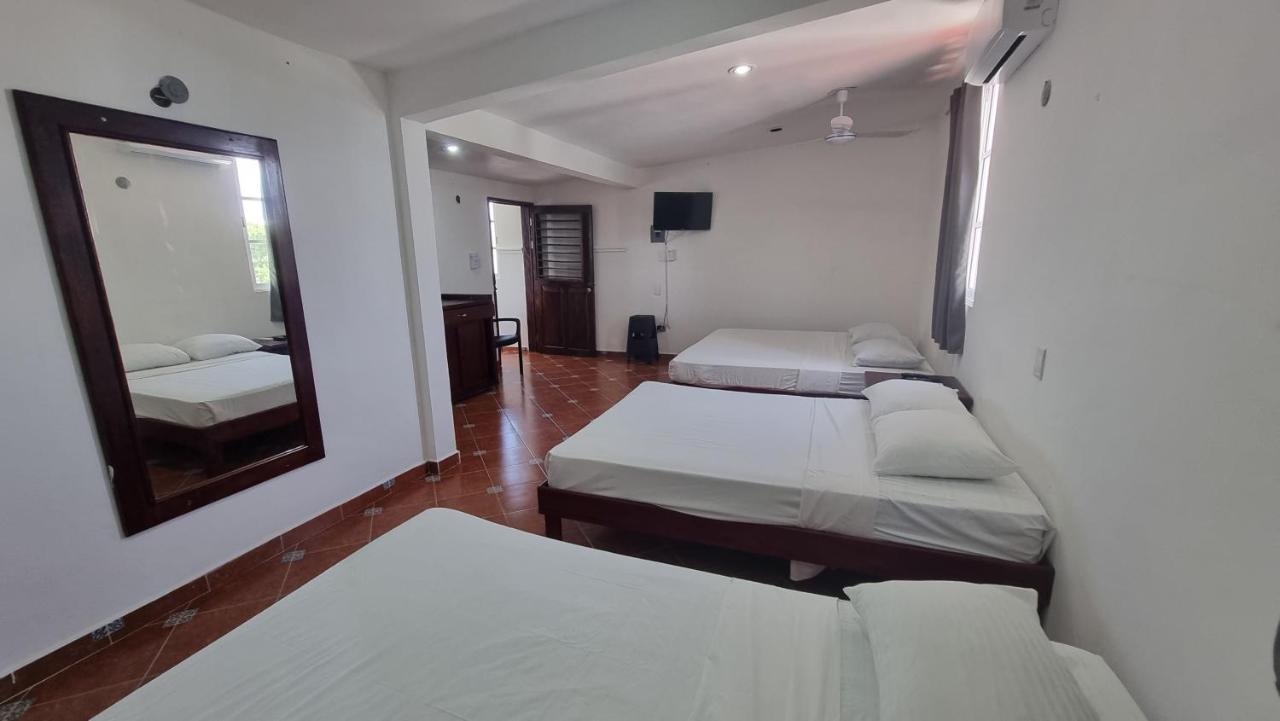 A Una Calle Del Ado 5Ta Avenida Playa del Carmen Exterior photo